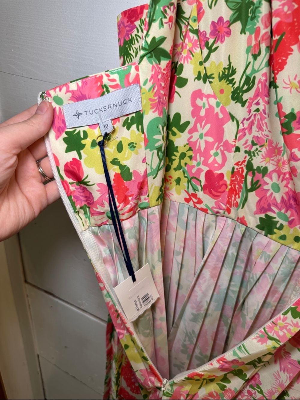 Tuckernuck Fiora Floral Pleat Dress - Picture 7 of 12